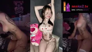 คลิปหลุดOnlyfans Namii11455 น้องนามิคนเดิม  น้องนามิใส่ชุดเมดยั่วควยจนโดนเย็ดสมใจ  โดนผัวเอาควยป้อนใส่ปาก จับเย็ดกระแทกหีเสียวๆ 