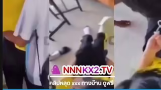 คลิปหลุดมาใหม่มาดูให้ไว ของแทร่ เด็กขอดูหีเพือนสาว ในวันเรียนจบก่อนย้ายโรงเรียน โชว์หีกันในห้องเลย